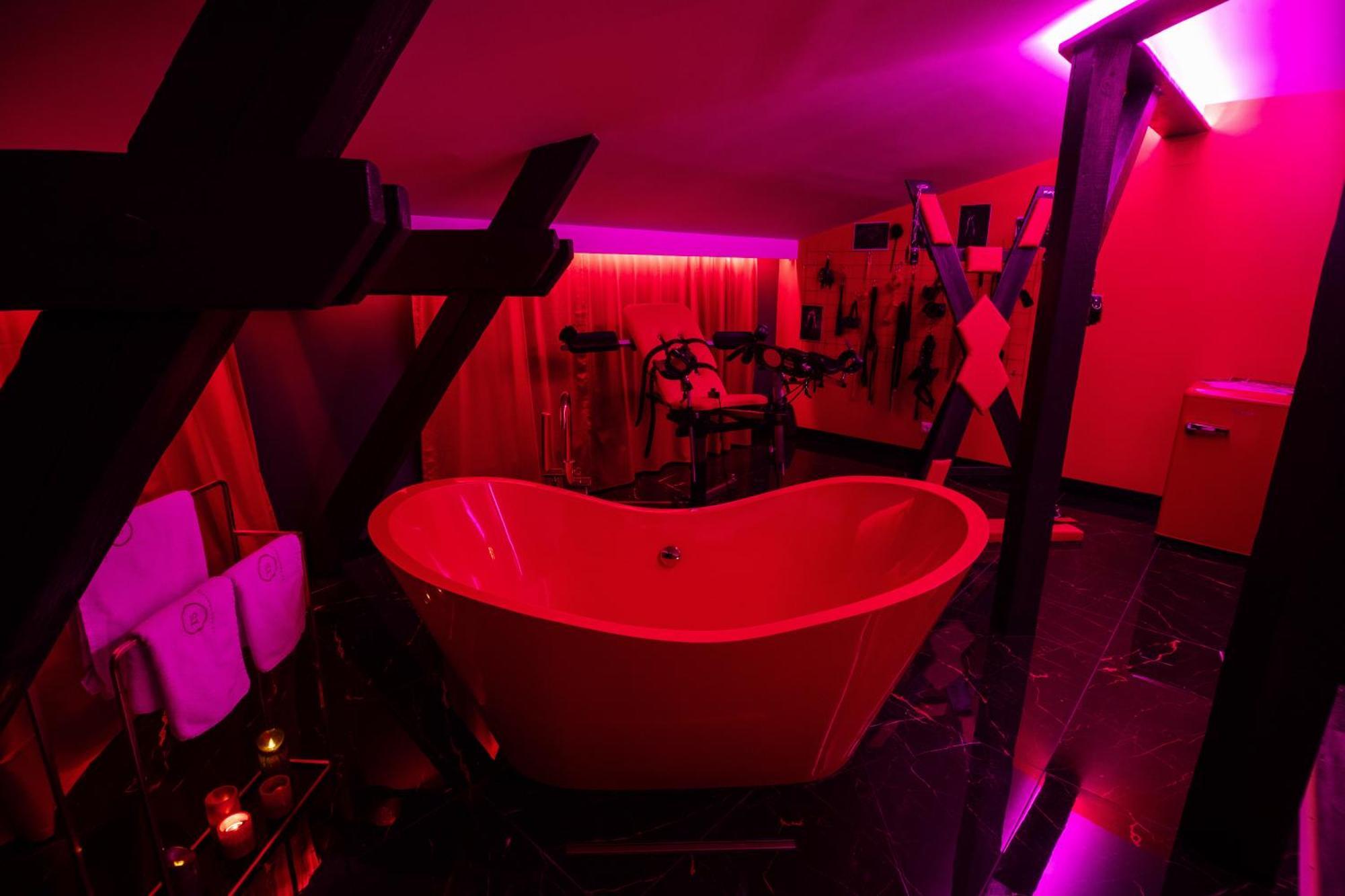 Red Palace Apartament Bdsm Μπίντγκοστς Εξωτερικό φωτογραφία