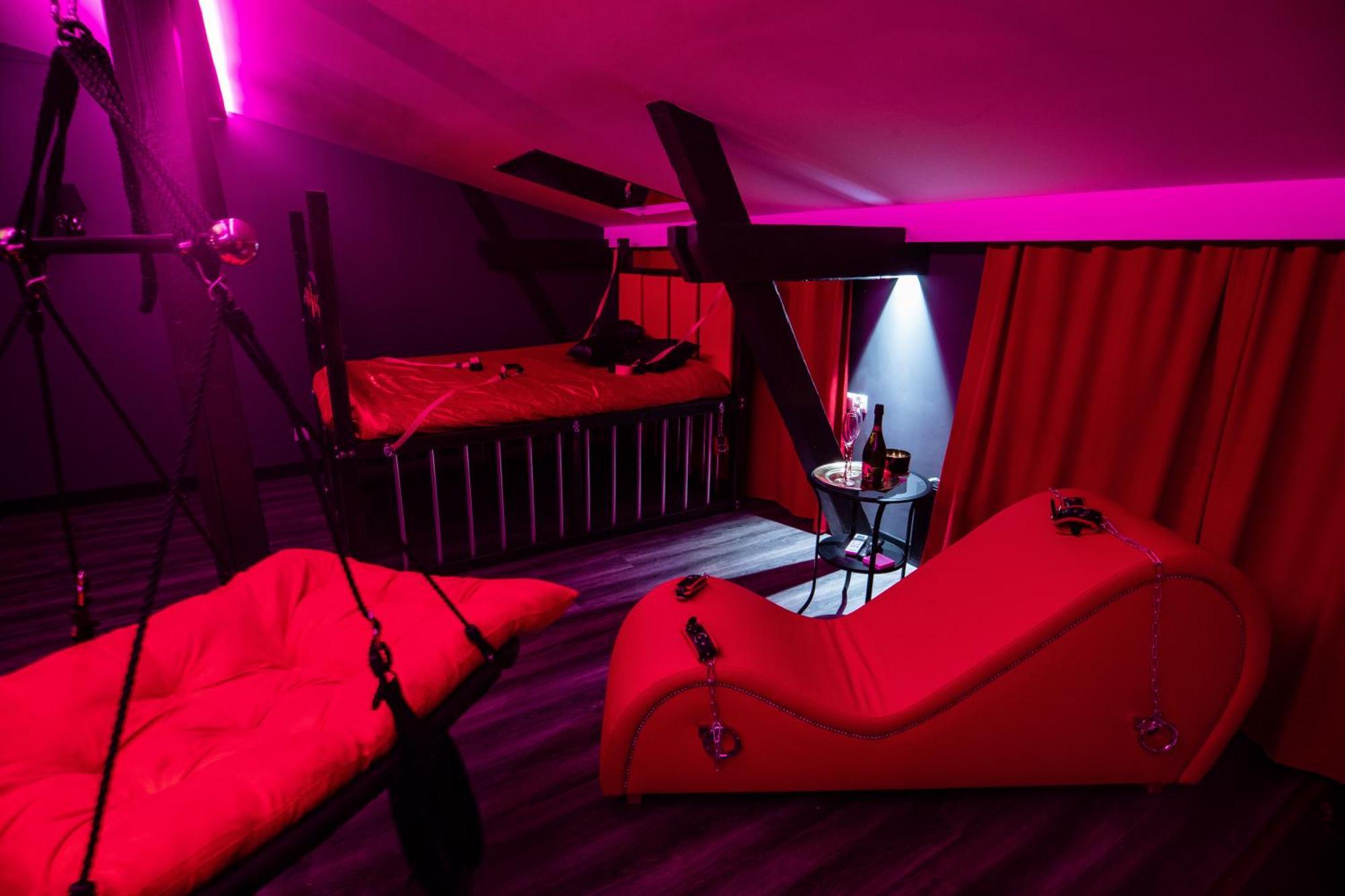Red Palace Apartament Bdsm Μπίντγκοστς Εξωτερικό φωτογραφία