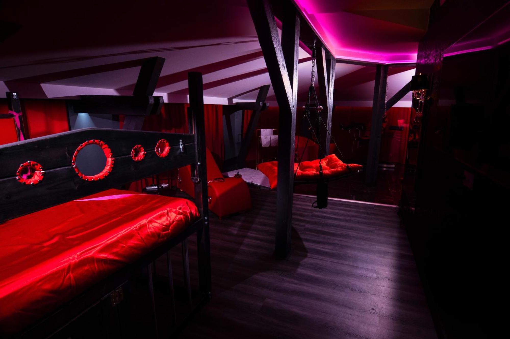 Red Palace Apartament Bdsm Μπίντγκοστς Εξωτερικό φωτογραφία
